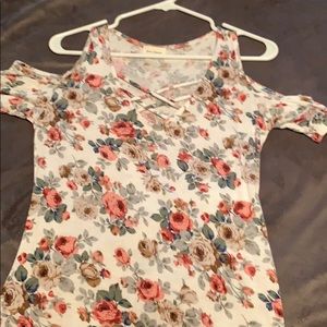 Floral tank with shoulder cutout